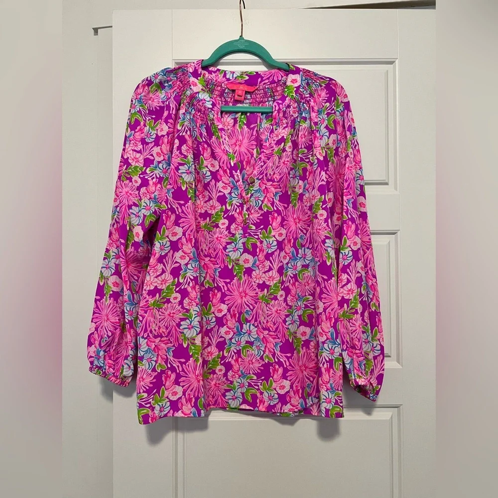 EUC Elsa top size M - Picture 1 of 1